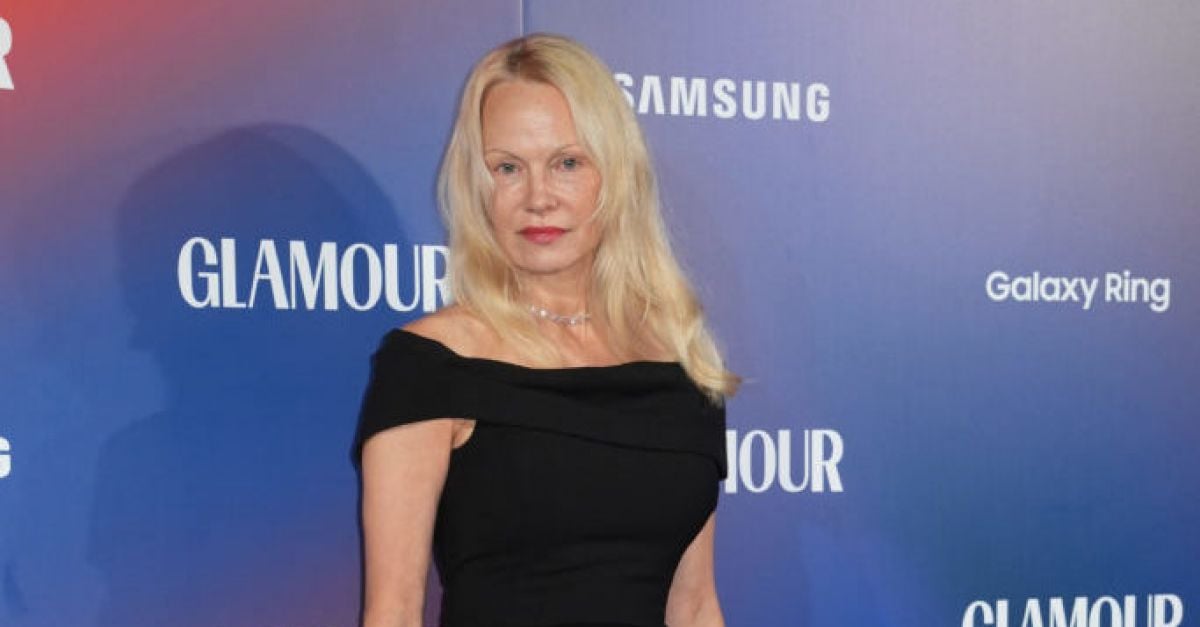 Pamela Anderson a câștigat premiul Glamour Global Women Of The Year. Ce alte vedete au mai fost numite în cadrul ceremoniei