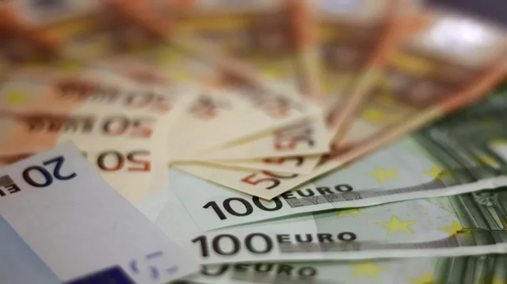 România poate pierde temporar 1,1 miliarde de euro din următoarea tranșă de fonduri europene PNRR. Care sunt motivele
