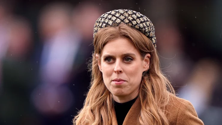 FOTO. Prințesa Beatrice anunță că este însărcinată cu al doilea copil. Anunțul a fost făcut prin intermediul unor noi imagini rare cu familia