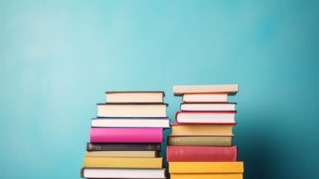 Ce cărți citești toamna aceasta? „Birnam Wood” aduce în discuție problemele ecologice într-o poveste captivantă