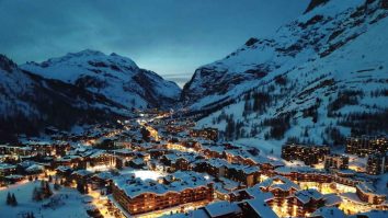 Unde mergi să schiezi? În Franța, stațiunile Avoriaz și Val d’Isère, sunt pregătite să își deschidă porțile la sfârșitul lunii noiembrie