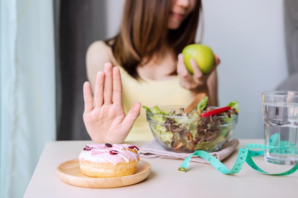 Mănâncă mai puțin, trăiește mai mult. Adevărul științific din spatele restricției calorice