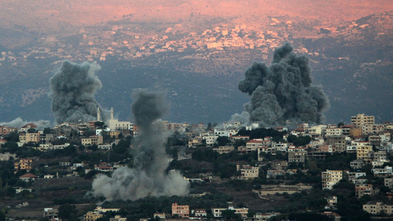 LIVE UPDATE. Război în Israel, ziua 365. Israelul lovește depozitele Hezbollah în Liban