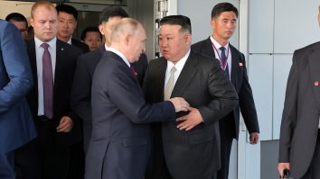 Kim Jong Un l-a numit pe Vladimir Putin „cel mai apropiat tovarăș”. Liderul a subliniat că relațiile dintre Coreea de Nord și Rusia vor fi ridicate la un nou nivel