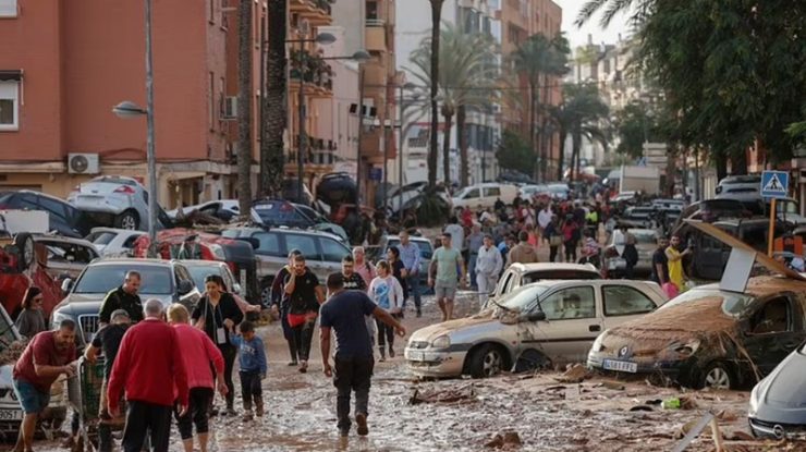 Astăzi este organizată o celulă de criză la Guvern pentru românii din Spania afectați de inundații