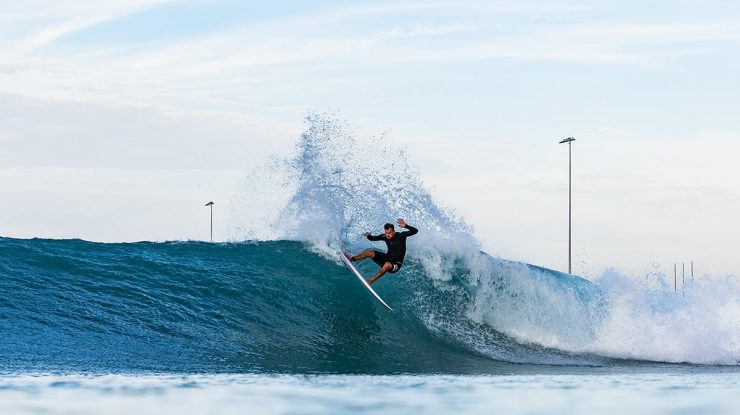 Unde mergi la surf în România? Constanța este destinația ideală, spune Andrei Damian