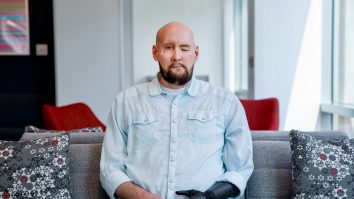 Cum arată viitorul Medicinei? Primul pacient cu transplant de față și ochi face progrese semnificative