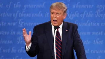 Trump avertizează că lumea se află la marginea celui de-al Treilea Război Mondial în urma atacului iranian asupra Israelului