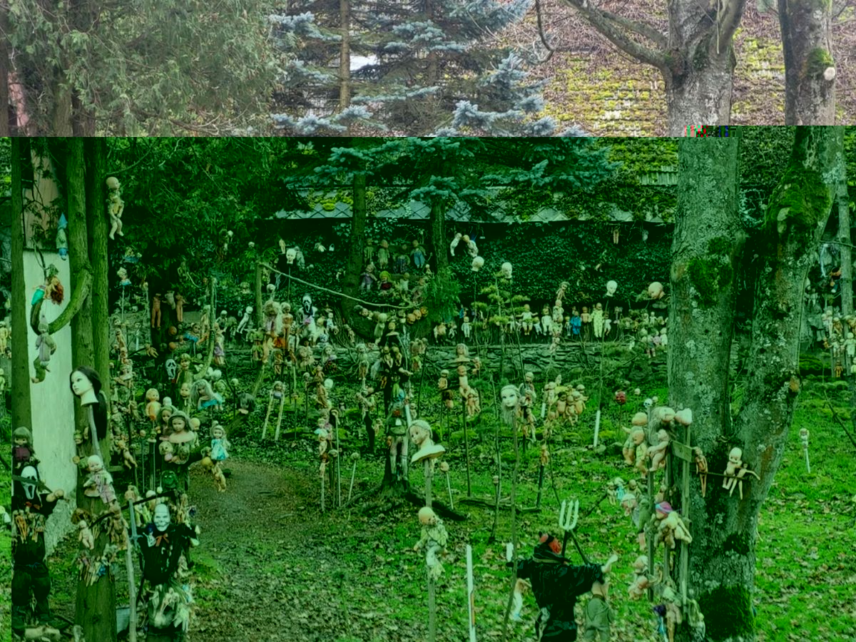 Un ceh și-a transformat curtea într-un film horror. Bărbatul și-a umplut curtea de figurine înfricoșătoare pentru a ține spiritele rele departe