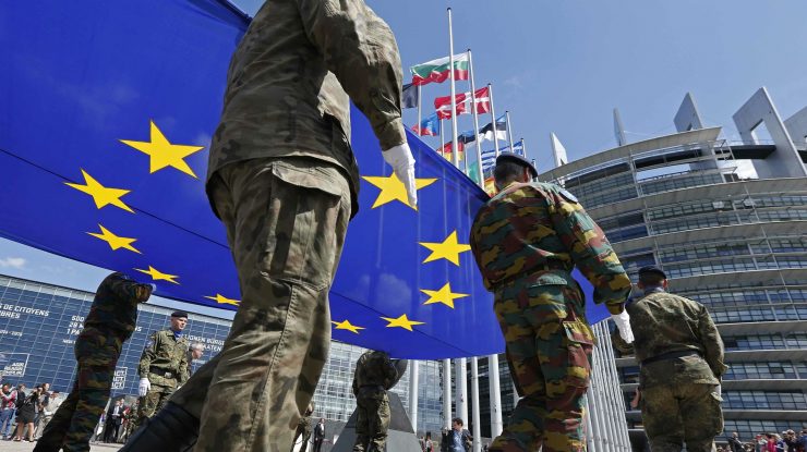 Uniunea Europeană își modifică politicile pentru a putea redirecționa zeci de miliarde de euro anual către apărare și securitate