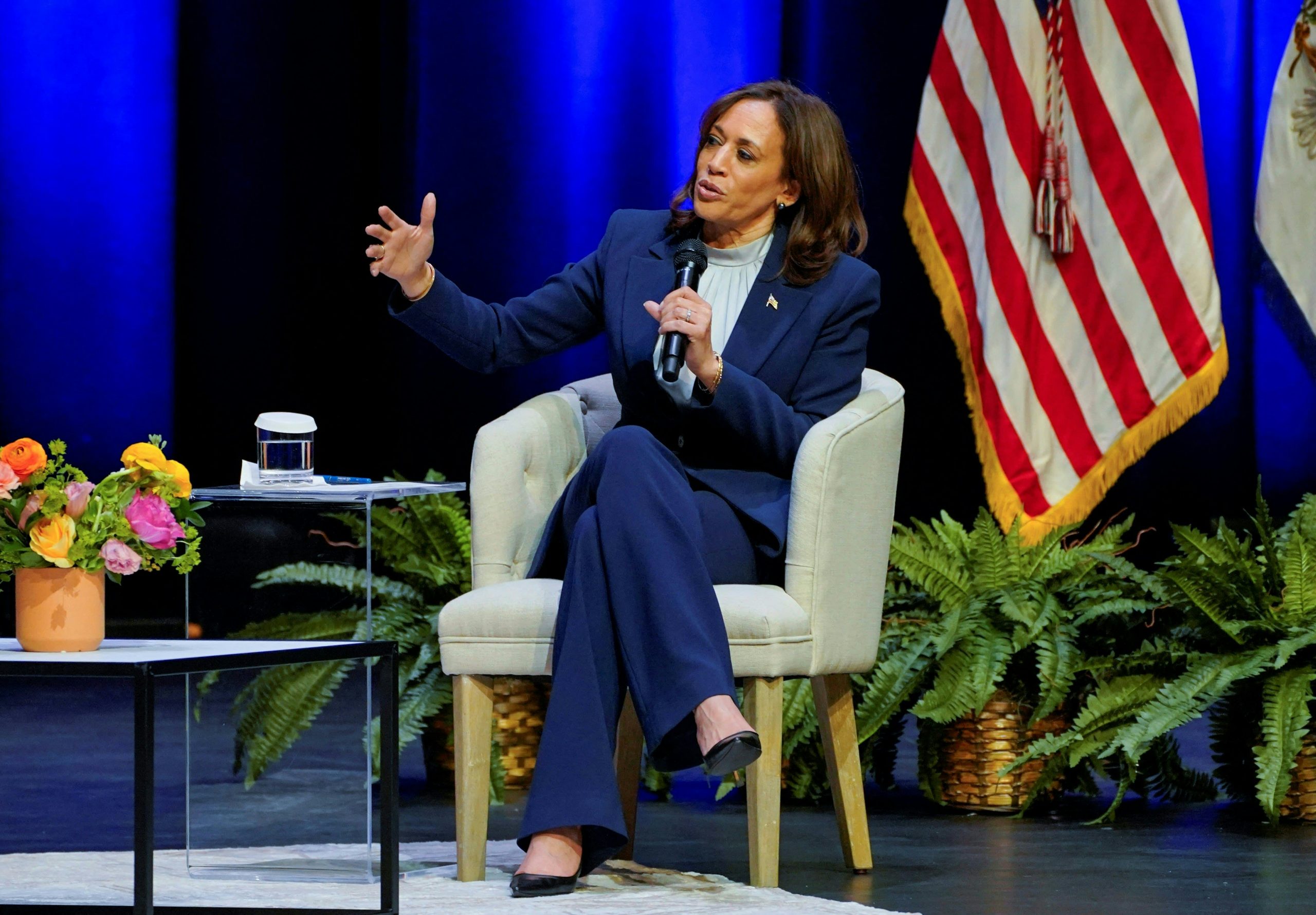Harris avertizează că Trump va tăia Obamacare. Republicanul susține că nu a menționat niciodată acest lucru