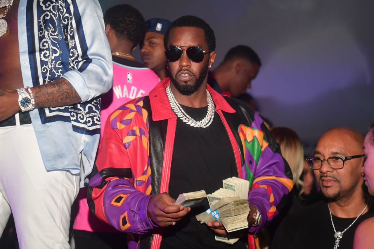Sean „Diddy” Combs este acuzat că a încercat să influențeze martorii și să evite monitorizarea autorităților. Acesta a folosit metode neautorizate de comunicare