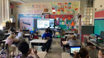 Aproape jumătate dintre elevii României au fost martori la discriminare în școli. Profesor: „Cum este societatea noastră, așa sunt și profesorii și studenții”