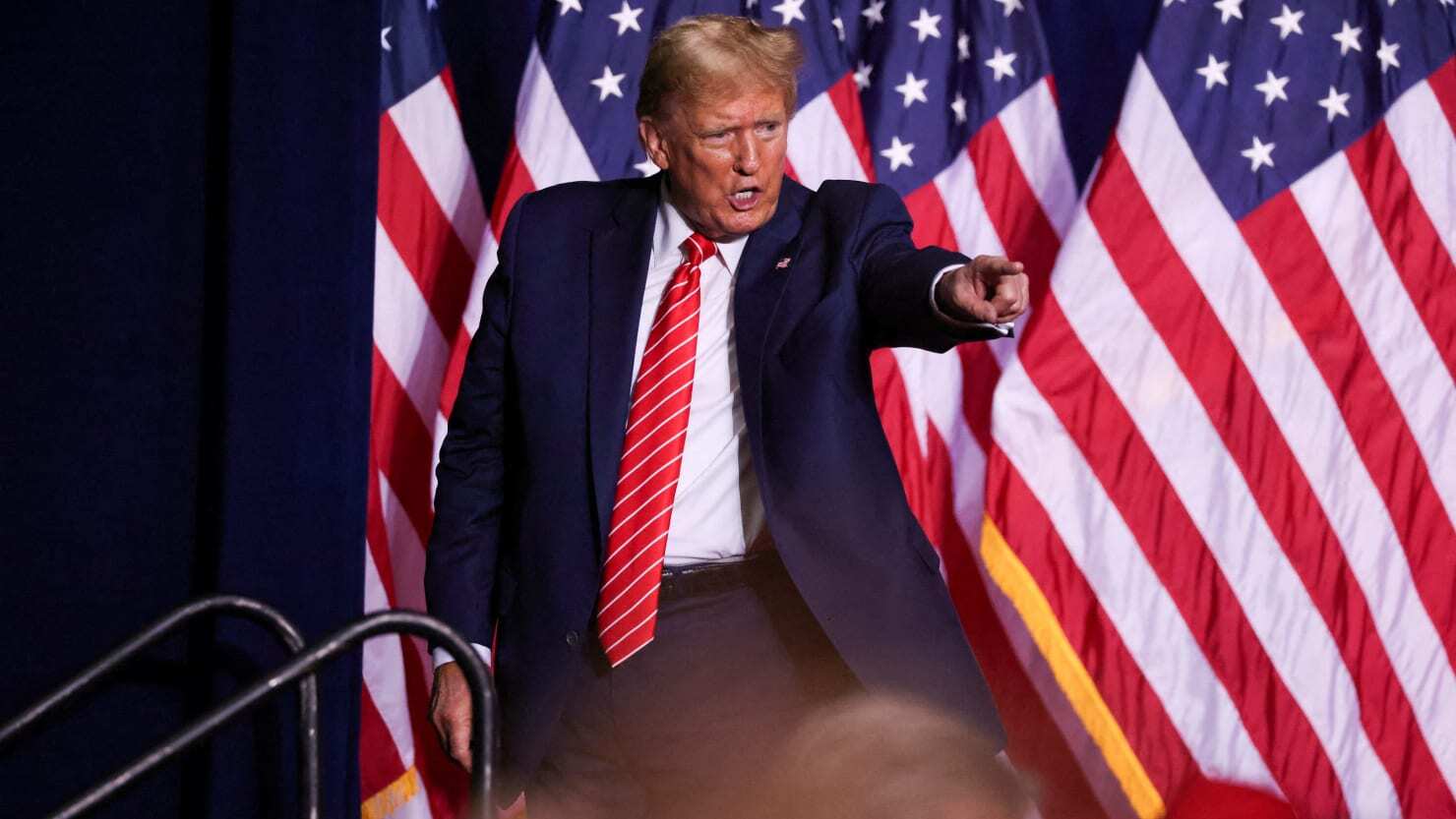 Donald Trump pare să favorizeze „perturbatorii” și aliații apropiați pentru funcțiile de rang înalt în administrație. Cu ce controverse se confruntă echipa sa