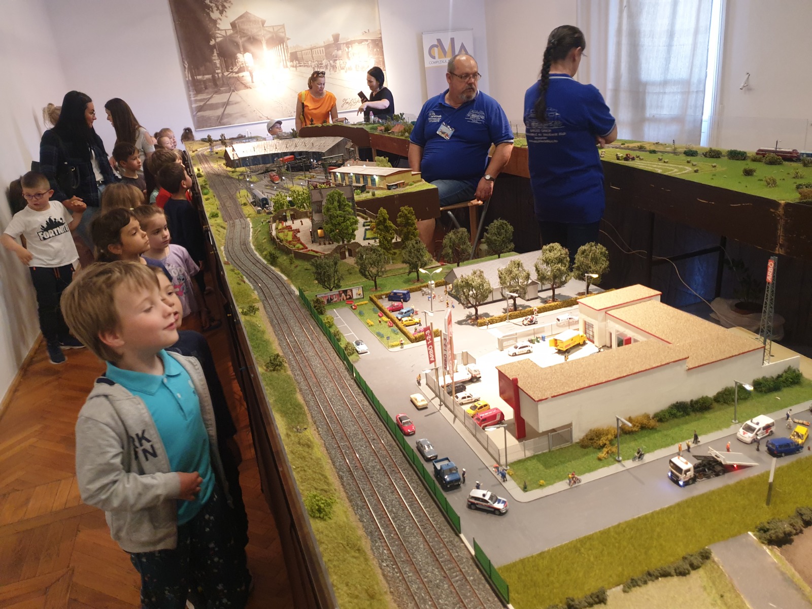 Trenulețele te așteaptă la Cluj. Ce poți vedea la cea mai nouă expoziție de la Cinema Dacia