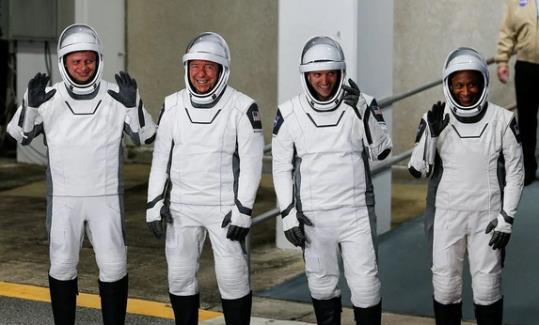 Astronauții care au fost readuși pe Pamânt după mai mult de 200 de zile au fost internați în urgență. Cât de gravă este starea lor