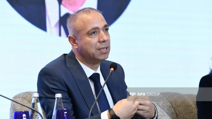 Un director executiv al COP29 promovează acordurile privind combustibilii fosili. Elnur Soltanov: „Azerbaidjan are zăcăminte de gaze care trebuie dezvoltate”