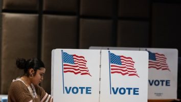 S-a încheiat votul în Pennsylvania. Care e favoritul în acest „swing state”