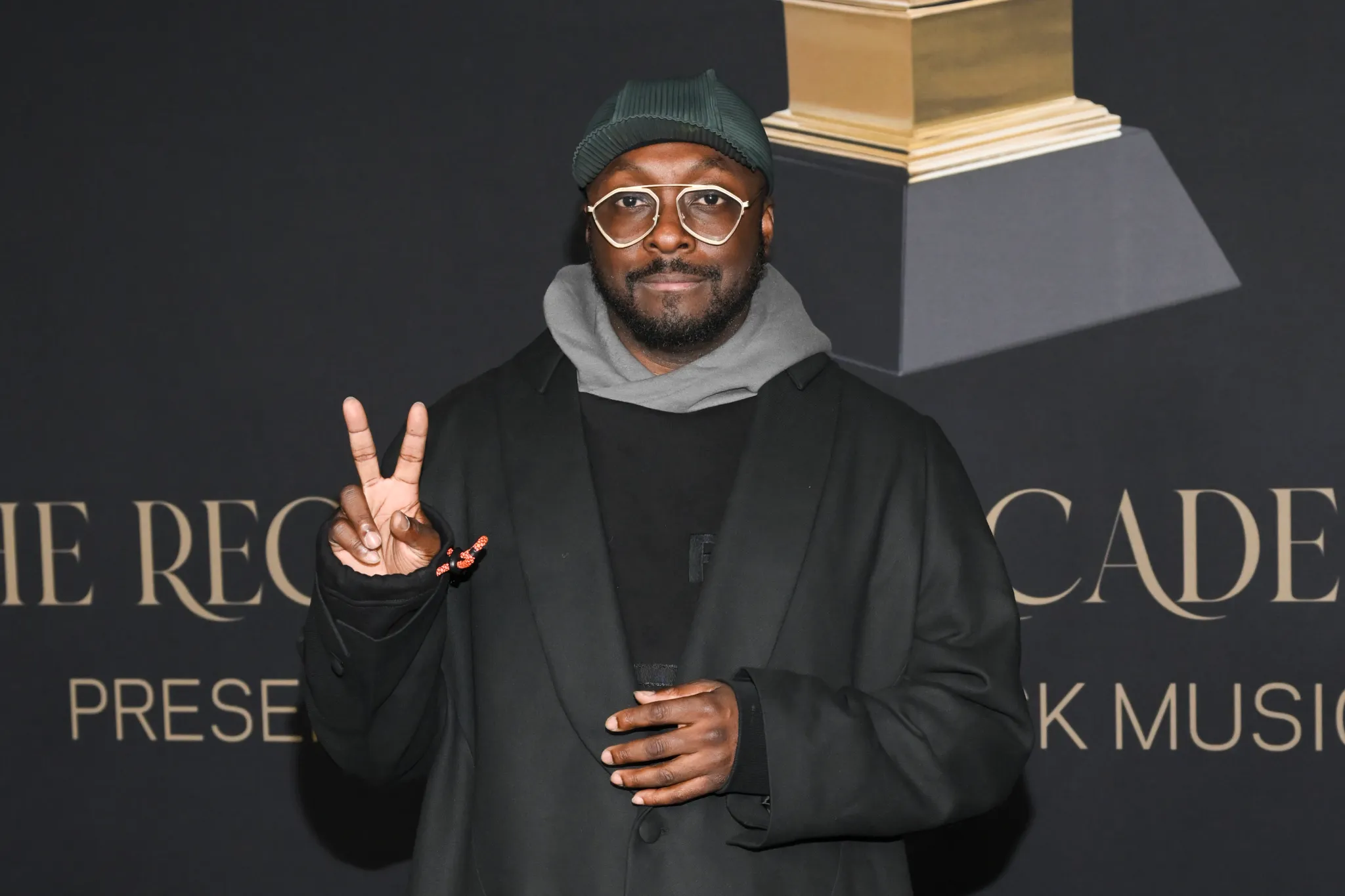 Will.i.am lansează „Yes She Can”, o piesă pentru Kamala Harris. Artistul s-a implicat muzical și în campania lui Barack Obama
