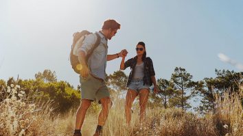 Americanii ies în aer liber cu o oră mai puțin față de acum 4 ani. Cât de afectați au fost tinerii de pandemie