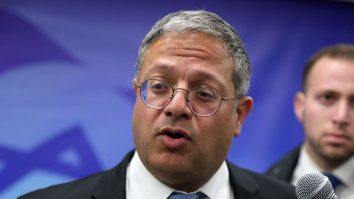 Agenția de securitate internă a Israelului a dejucat o tentativă de asasinat împotriva ministrului israelian al securității naționale, Itamar Ben Gvir, și a fiului său, Shoval