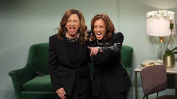 Kamala Harris are o apariție surpriză în emisiunea NBC Saturday Night Live. Cum arată sondajele la câteva zile înainte de alegeri