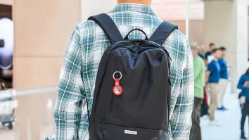 Apple airtag nu e atât de performant precum pare. Doi bărbați din America și-au pierdut bagajele în vacanța din Barcelona