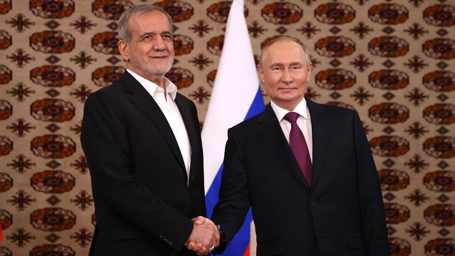 Rusia și Iran și-au conectat sistemele naționale de plată, într-o mișcare semnificativă către dedolarizare. În primă fază, iranienii vor putea retrage ruble din Rusia
