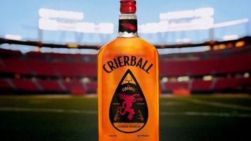 Producătorul de whiskey Fireball face o băutură din lacrimi umane. Campania de colectare începe pe 2 noiembrie