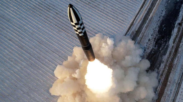 Coreea de Nord afirmă că a efectuat un test record cu noua rachetă balistică intercontinentală. Ce este Hwasong-19