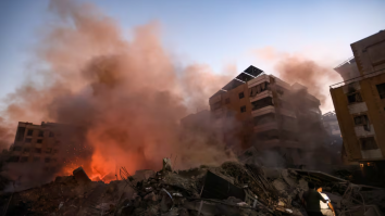 Raidurile israeliene asupra Libanului și Gazei au ucis zeci de persoane