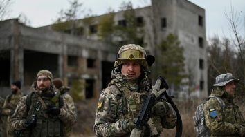 Ucraina rezistă cu greu ofensivei rusești. SUA au anunțat un nou pachet de ajutor militar