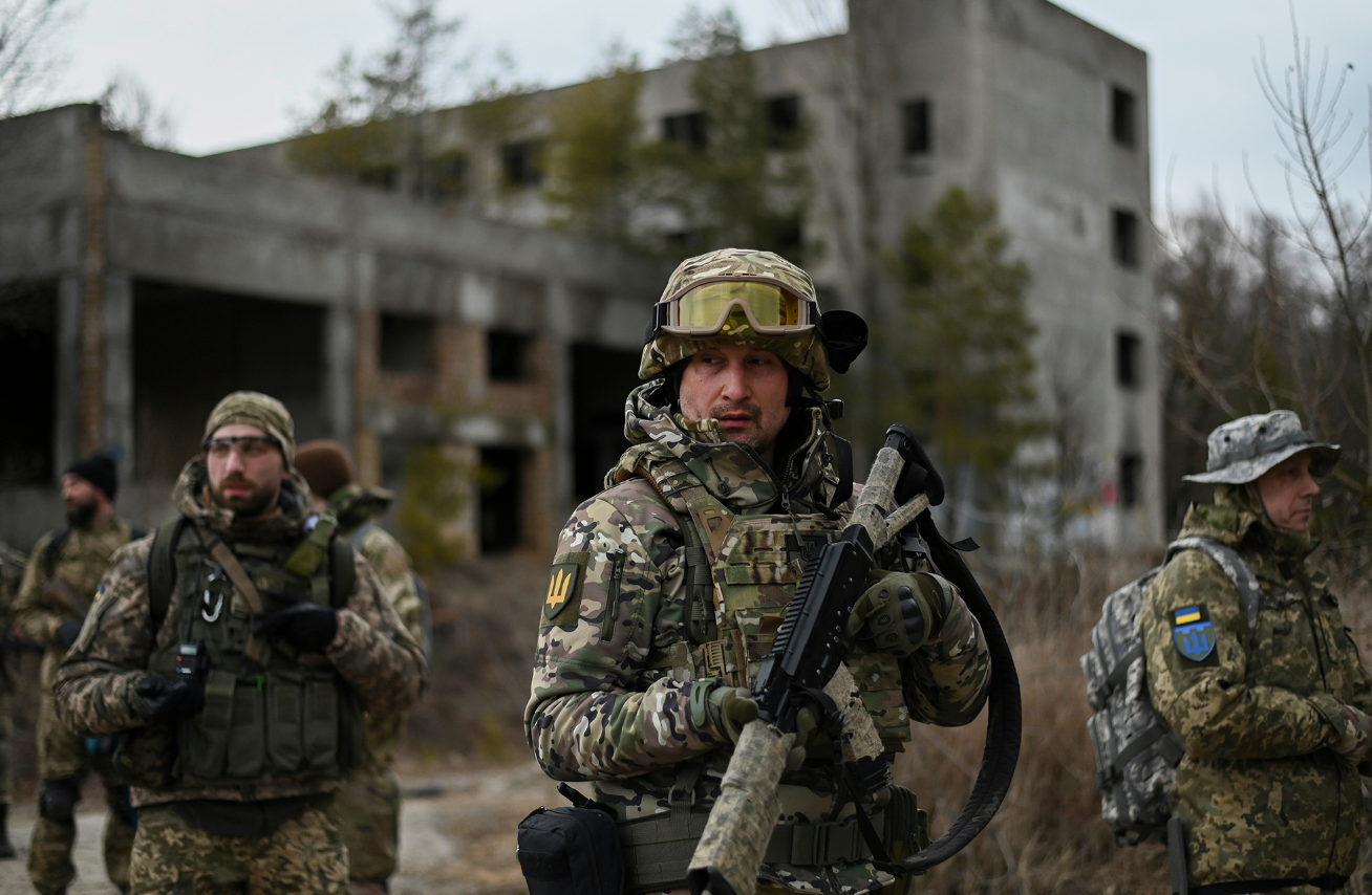 Ucraina rezistă cu greu ofensivei rusești. SUA au anunțat un nou pachet de ajutor militar
