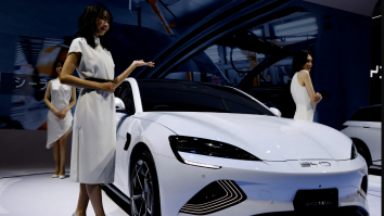 China dă în judecată UE pentru taxele impuse vehiculelor electrice