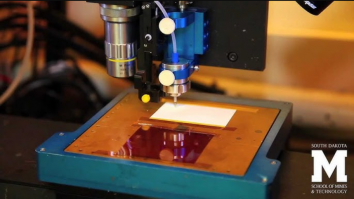 Cod QR microscopic: nou record mondial de miniaturizare