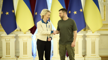 Comisia Europeană aprobă acordarea a 4,1 miliarde de euro Ucrainei