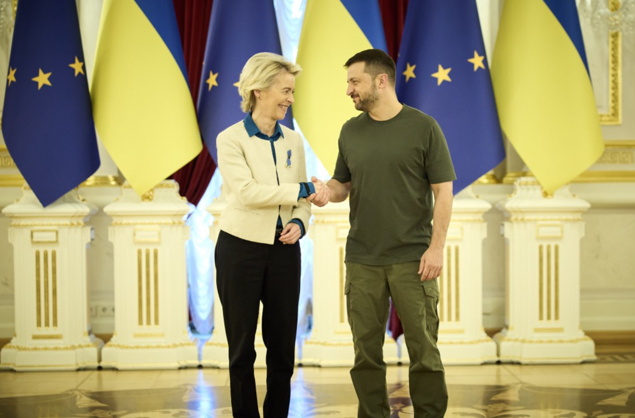 Comisia Europeană aprobă acordarea a 4,1 miliarde de euro Ucrainei