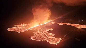Un vulcan din Islanda a erupt pentru a 10-a oară în trei ani