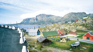 Turismul „de ultima șansă”. Cum își promovează Groenlanda destinațiile „pe cale de dispariție”