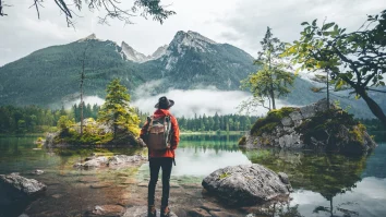 Solo travel este noul trend în rândul tinerilor. De ce aleg tot mai mulți oameni să călătorească fără familie și prieteni