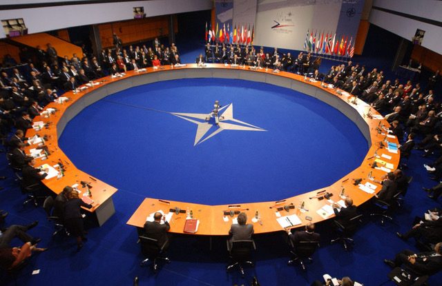 Liderii europeni și NATO se reunesc la Paris pentru a discuta securitatea Ucrainei