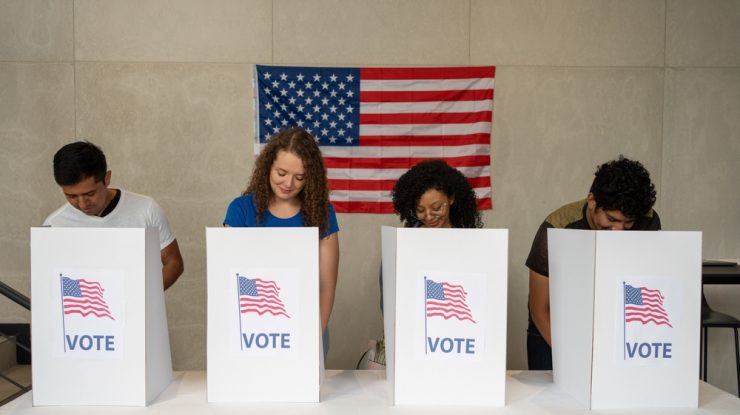 Astăzi, America se împarte în două. Ce viziune despre viitor au alegătorii Statelor Unite