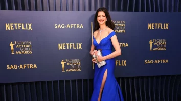 Anne Hathaway va juca în adaptarea cinematografică a cărții „Verity” de Colleen Hoover. Când vezi filmul pe marile ecrane