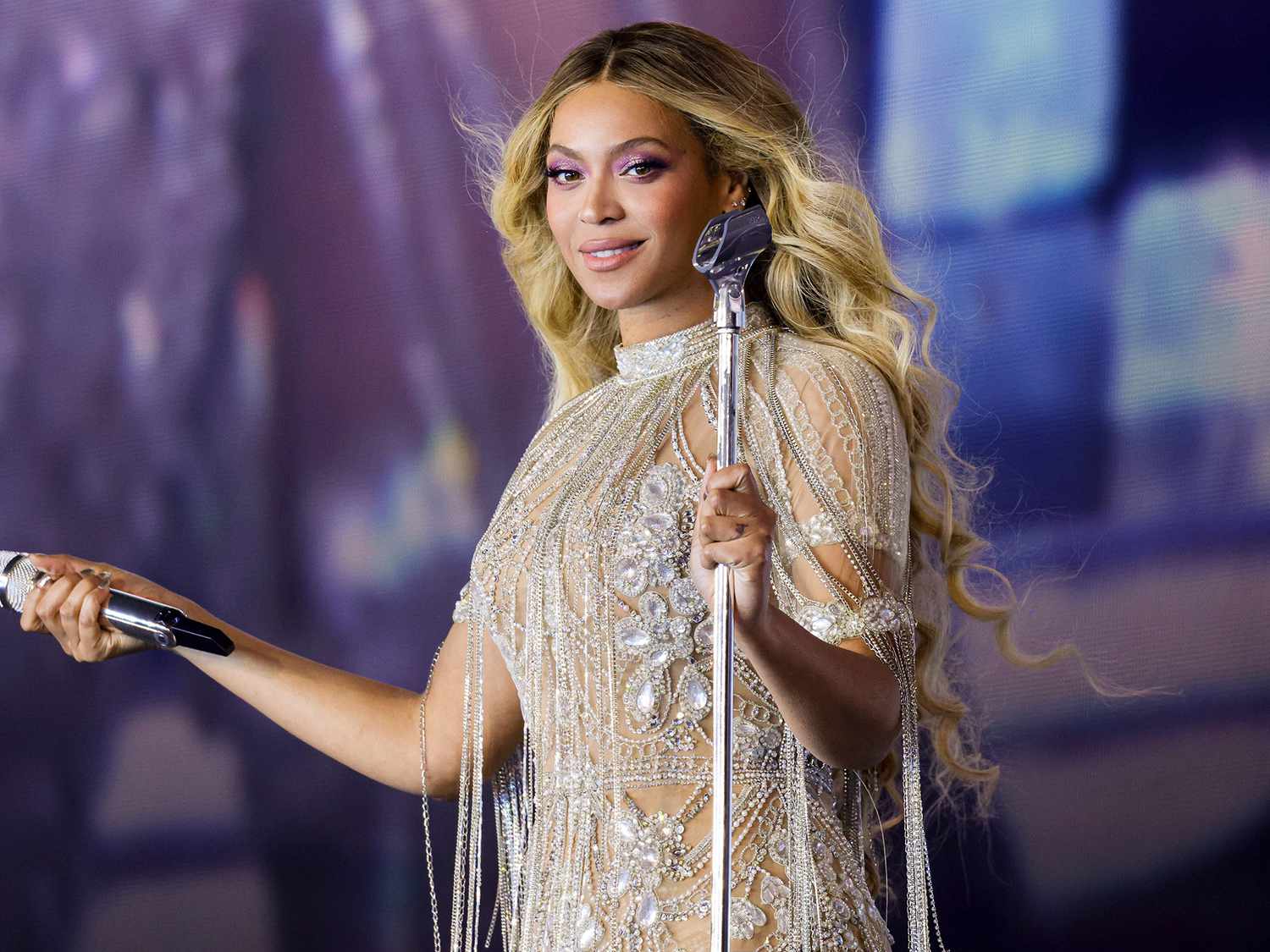 Beyoncé va cânta în timpul pauzei meciului Ravens-Texans pe 25 decembrie. Artista va cânta în orașul ei natal, Houston
