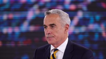 Alegerile prezidenţiale au fost contestate la CCR. Se cere anularea primului tur