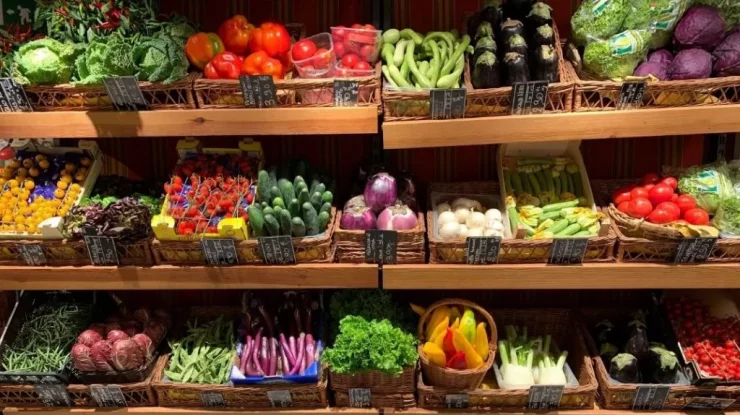 Consumatorii europeni sunt induși în eroare de etichetele produselor BIO. Producătorii se folosesc de practica „greenwashing”