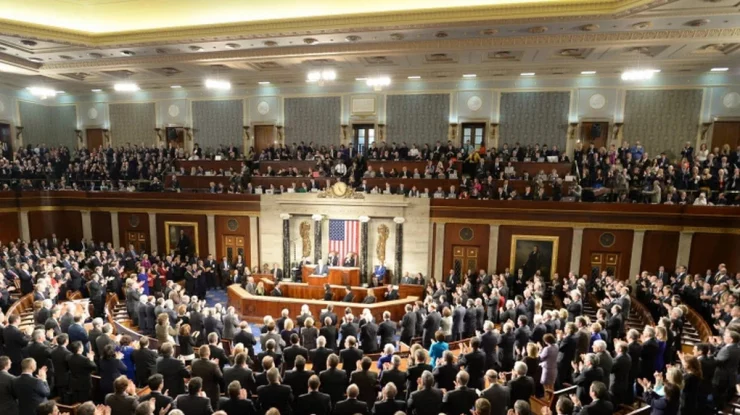 Americanii decid astăzi structura puterii în Congres. Controlul dintre republicani și democrați ar putea să se schimbe