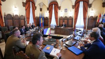 CSAT și CCR decid soarta alegerilor. Ce șanse există pentru ca turul 1 al prezidențialelor să fie anulat