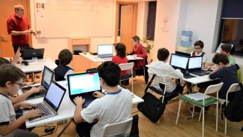 BikeSense a câștigat Premiul 1 la Târgul Național de Știință. Coordonator: „Le-a venit ideea unui proiect cu piese vechi pe care să le transforme în ceva util”