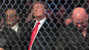 Donald Trump a avut o apariție surpriză la UFC 309 alături de Elon Musk și alți membri ai cabinetului. Aceasta a fost prima sa apariție publică de la câștigarea alegerilor